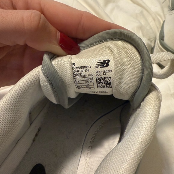 Women new balance shoe - Picture 1 of 2